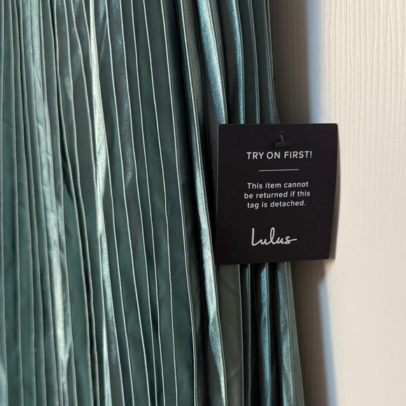 Elegant Sage Green Pleated Evening Dress - Picture 5 of 11